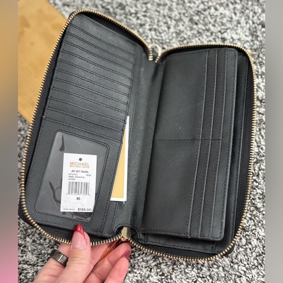 Michael Kors Jet Set Travel Continental wallet - Picture 4 of 11